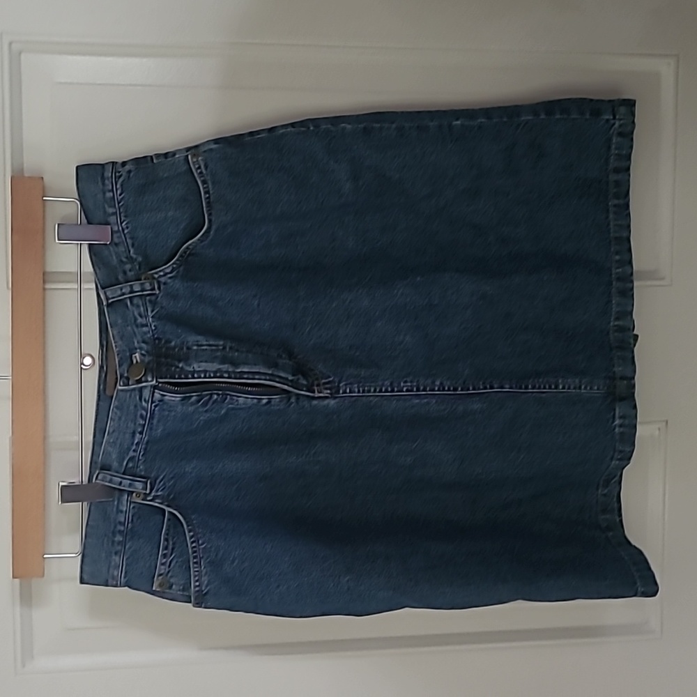 EUC Jones Jeans Women's Size 12 Denim Skirt